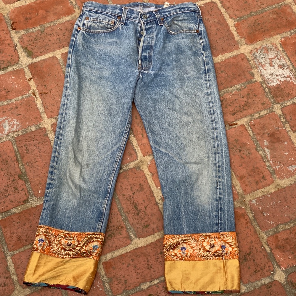 ONE-OF-A-KIND Unique Levi's Jeans w Silk Detailing - Picture 4 of 8
